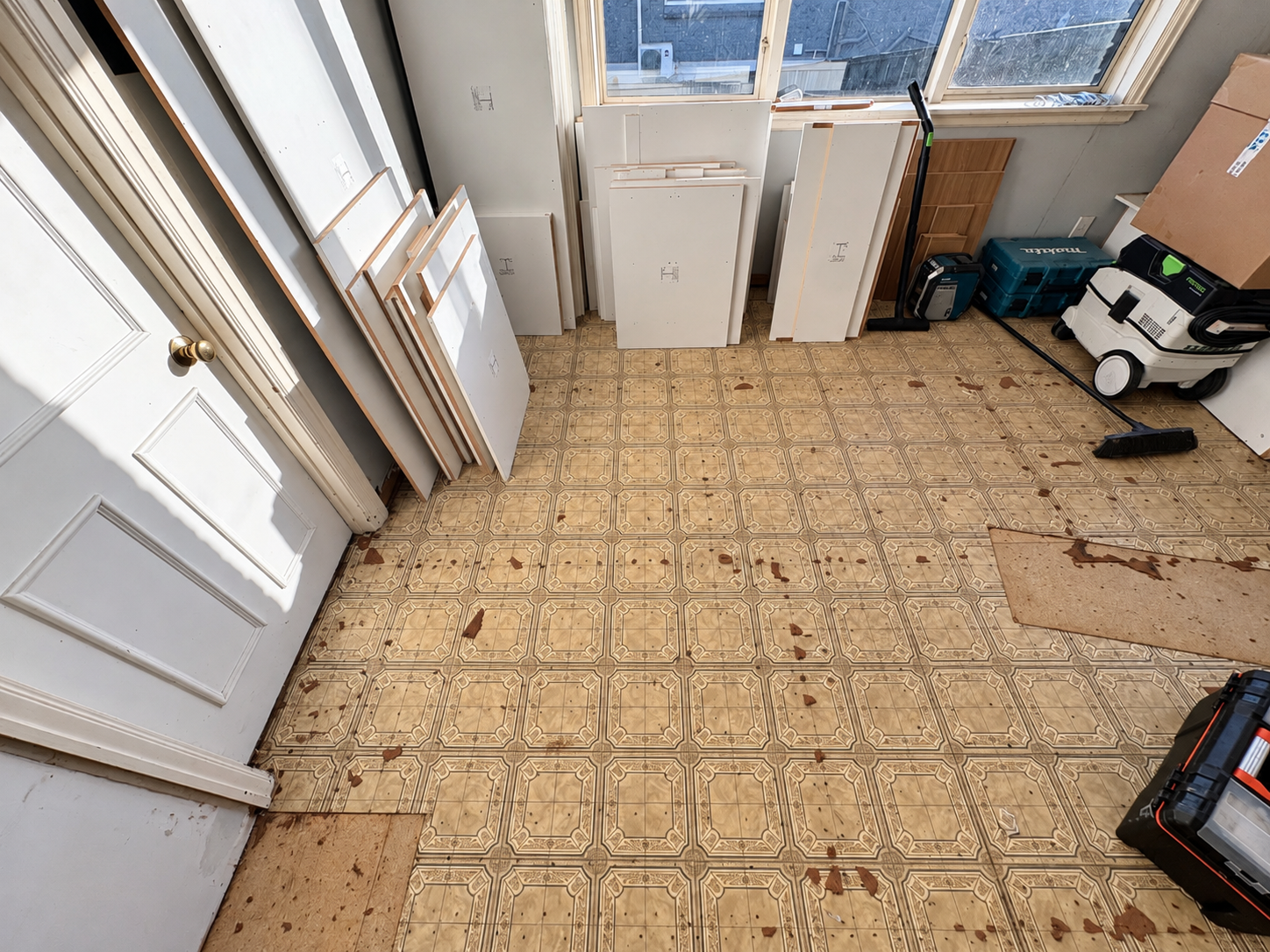 Interior materials organised during renovation work